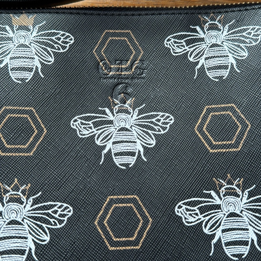 🐝 OTG 247 “On The Go” Queen Bee Crossbody bag. Vegan leather. - Picture 3 of 8